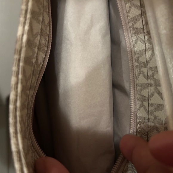 NWT Michael Kors Jet Set Travel Large Messenger Bag - Picture 4 of 7